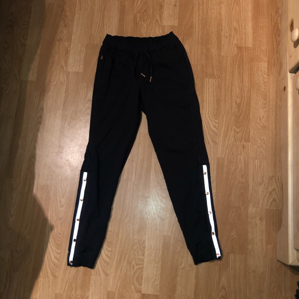 Ankle cropped lululemon pants